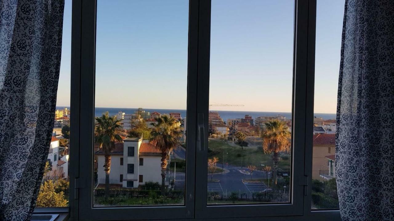 Very Cosy House With Fabulous Sea View! 皮特拉利古 外观 照片