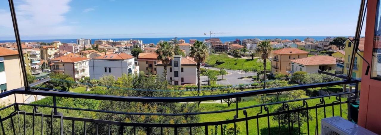 Very Cosy House With Fabulous Sea View! 皮特拉利古 外观 照片